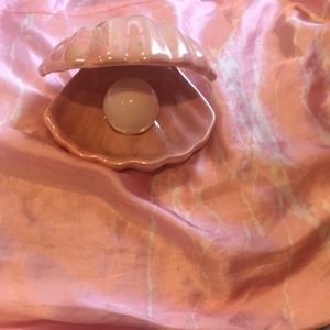 Pink shell lamp